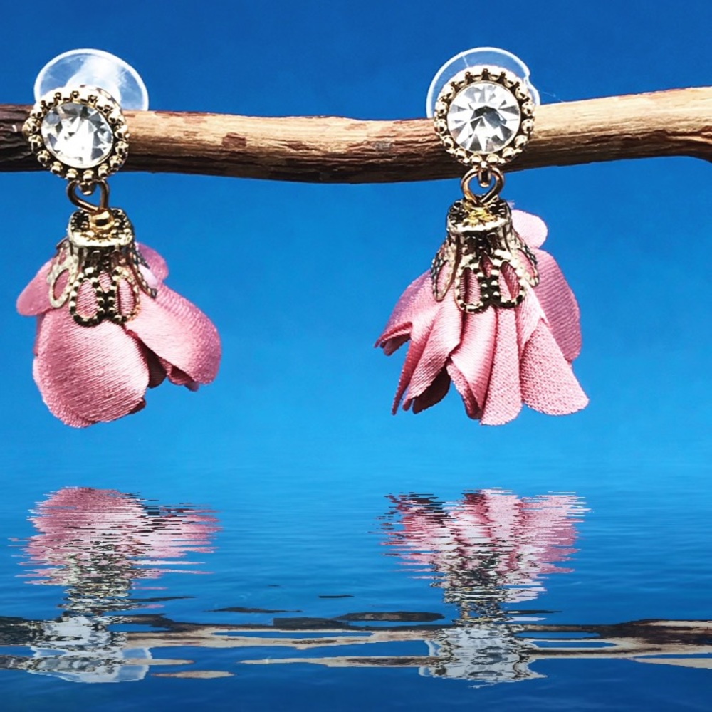 Rose silk flower earrings with rhinestone - Picture 4 of 8